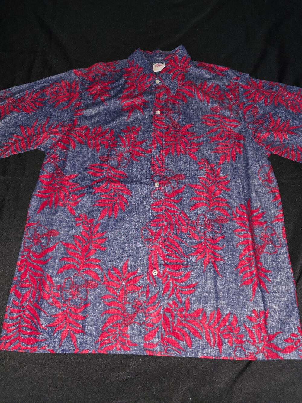 Go Barefoot Hawaiian Men's Blue and Red Leaf Print Short Sleeve Button Down